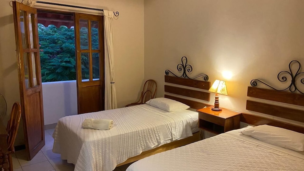 Standard Double Room photo 3