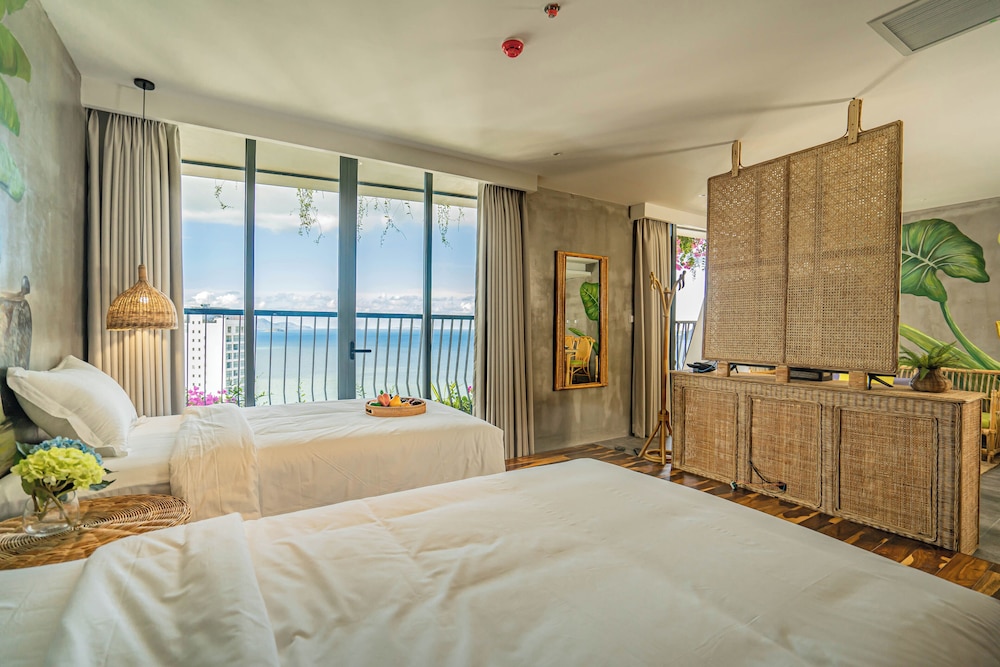 Family Room, Sea View