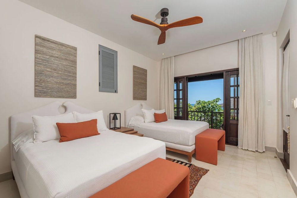 Deluxe Studio, 2 Double Beds, Balcony, Partial Ocean View (19 Punta Penca | 1 BR | | BA)