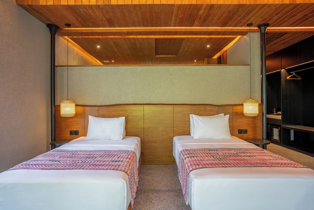 Suite Twin Bed - Photo 7