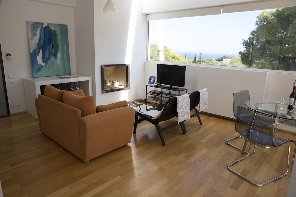 Deluxe Apartment, Partial Sea View