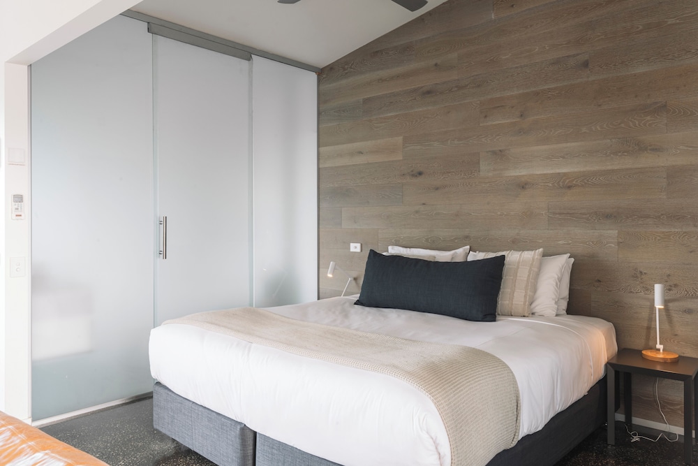 Poolside Room photo 2
