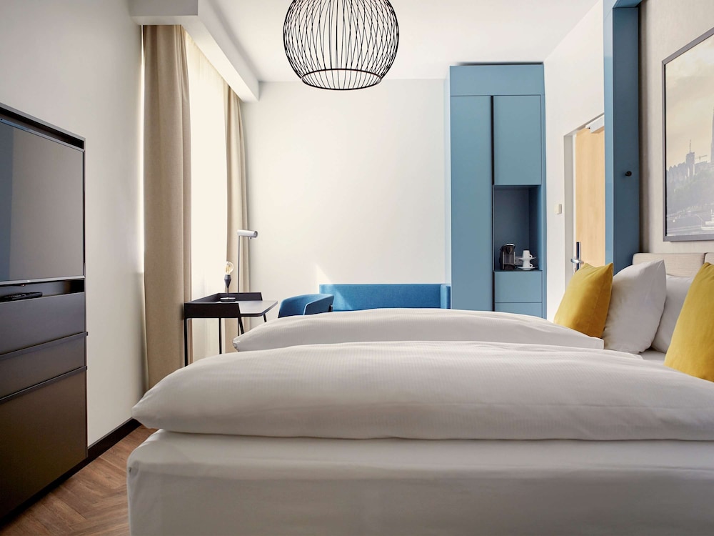 Deluxe Room, 1 Queen Bed (Cathedral view) - Photo 1