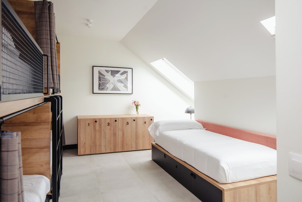 Bed in 5-bed Dorm