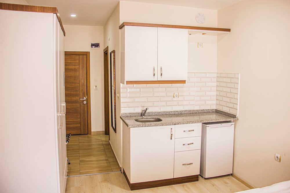 Basic Twin Room photo 3