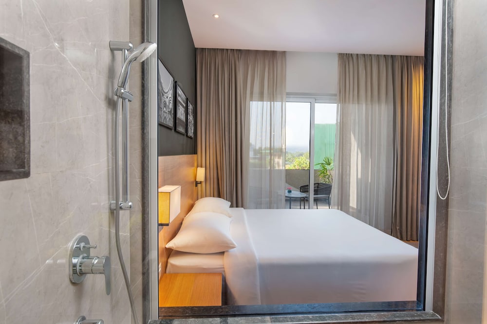 Deluxe Room - Photo 7
