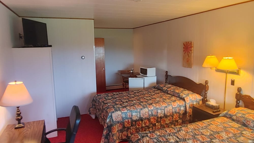 Panoramic Room, 2 Double Beds, Non Smoking, Partial Sea View photo 2