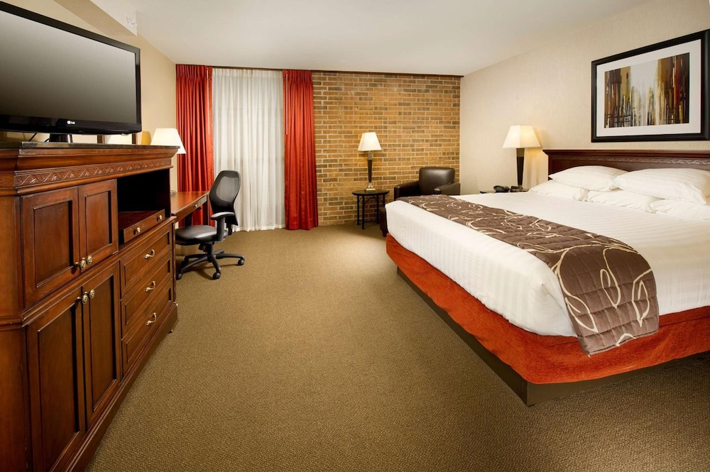 Standard Room, 1 King Bed - Photo 3