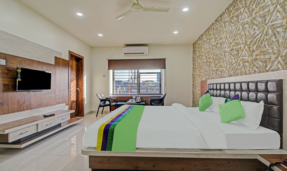 Deluxe Room - Photo 1
