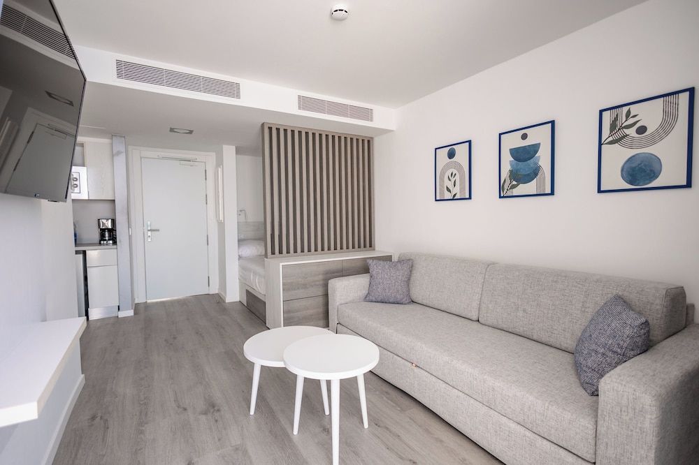 Family Studio Suite, Partial Ocean View (2 Adults)