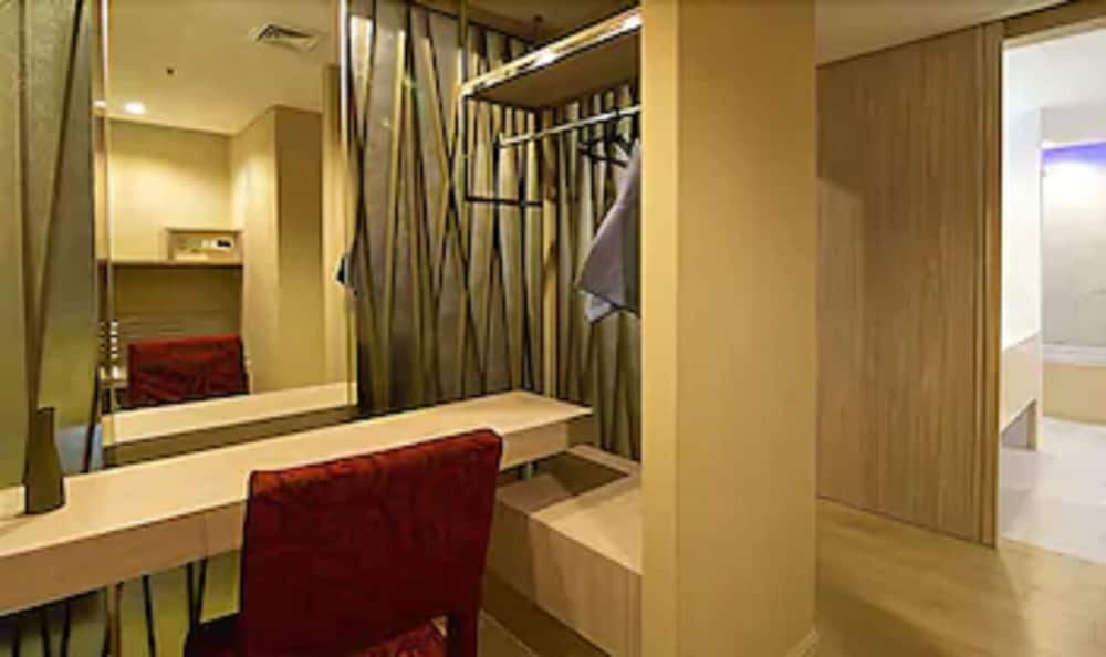 Stay Suite Double Room thumbnail 5