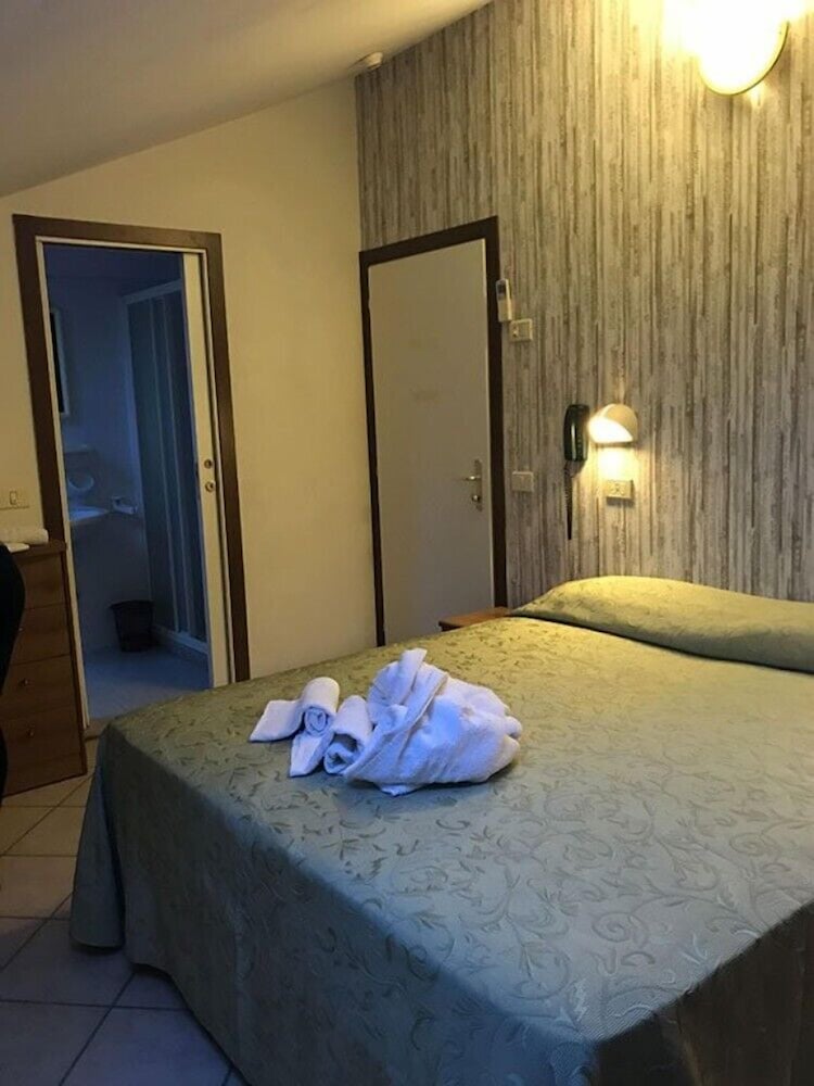 Double or Twin Room photo 1