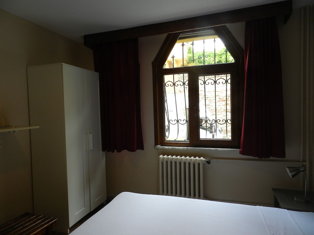 Economy Room, 1 Double Bed, Ground Floor photo 3