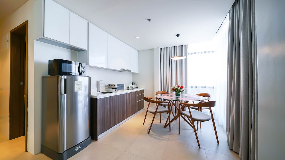Premier Suite, 1 Bedroom (guests age 18-59) - Photo 2