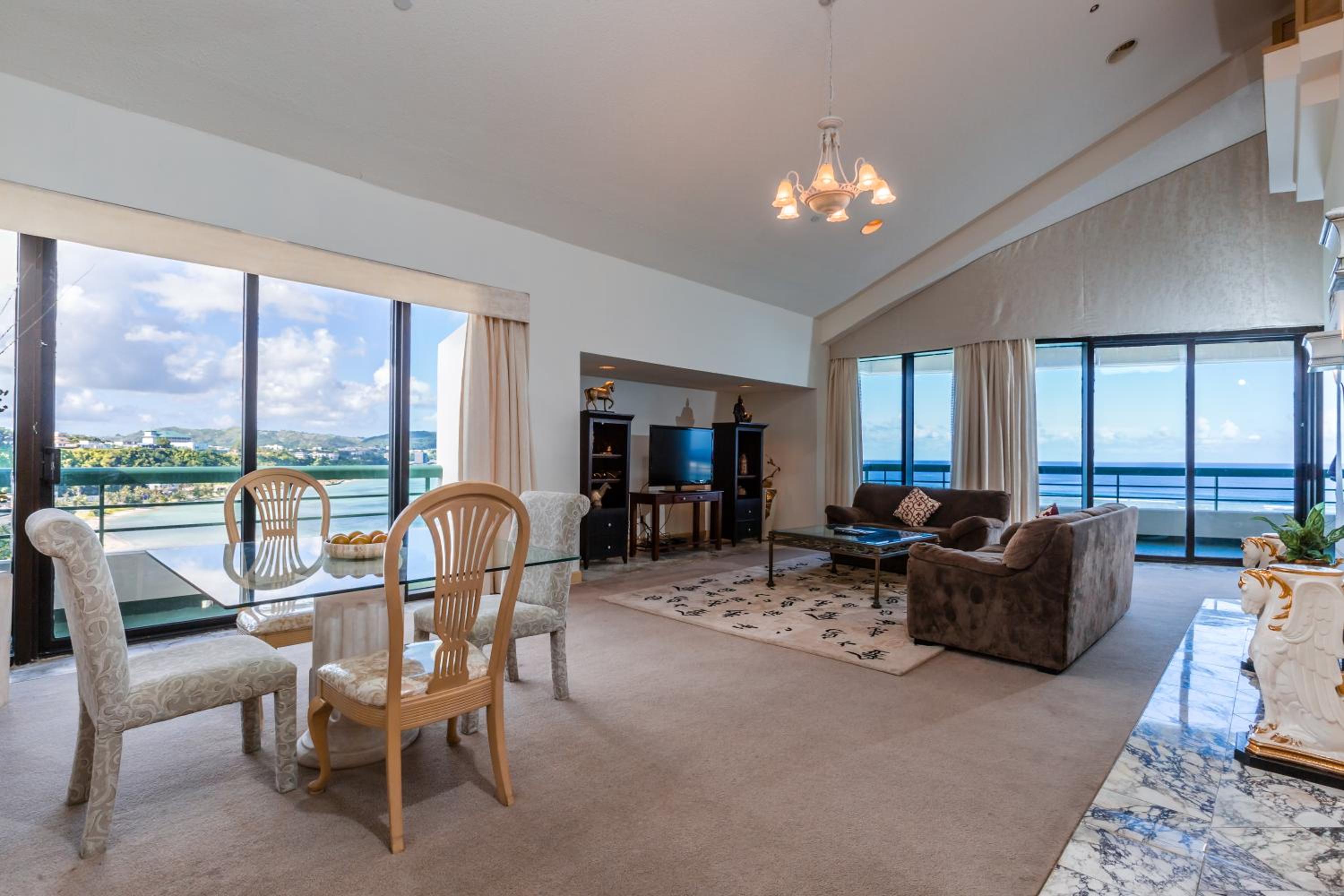 Penthouse Apartment (Presidential Penthouse Suite) photo 2