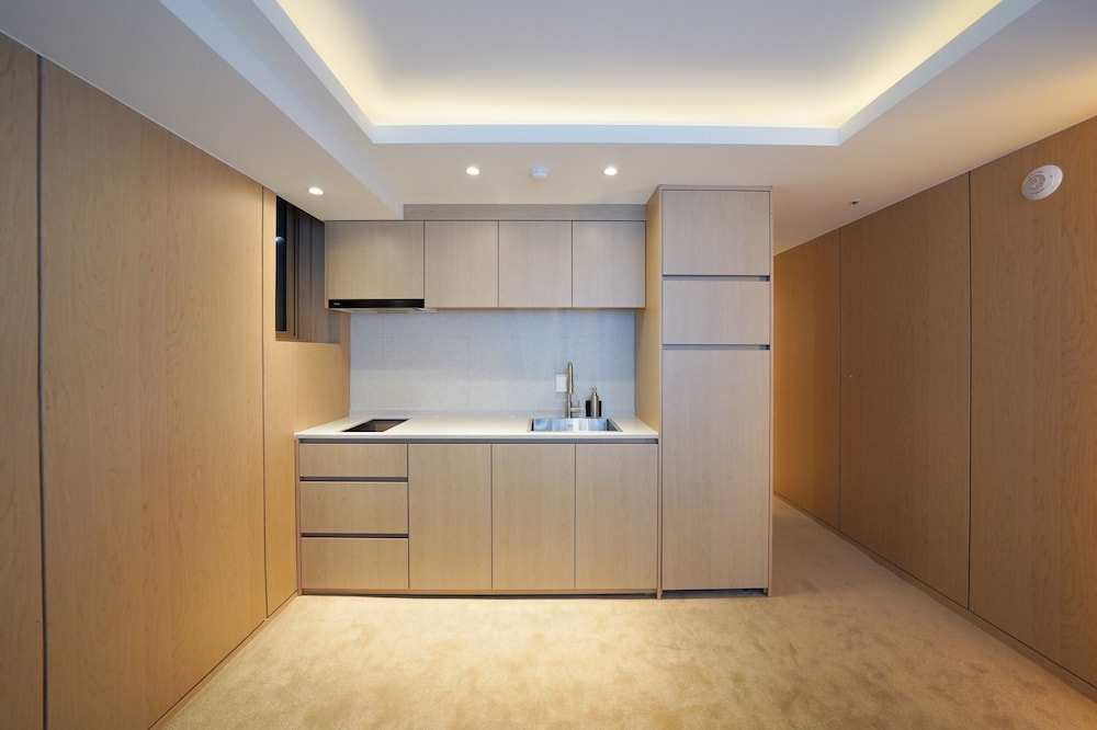 Annex Standard Triple Suite - Photo 8