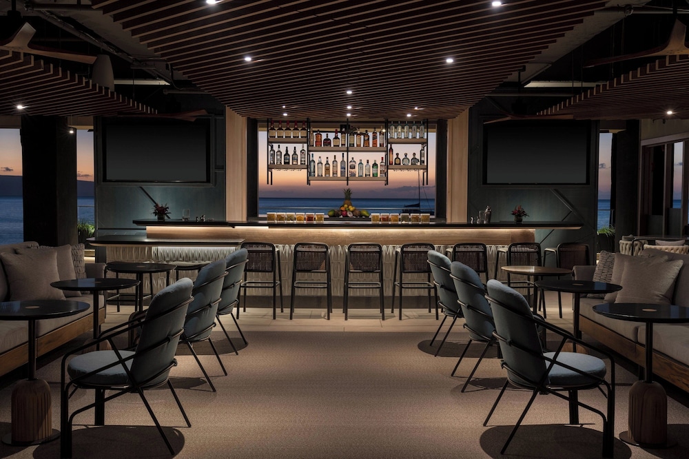 Club Room, 1 King Bed With Sofa Bed, Club Lounge Access (luxury Ocean View, Hokupa'a Tower)