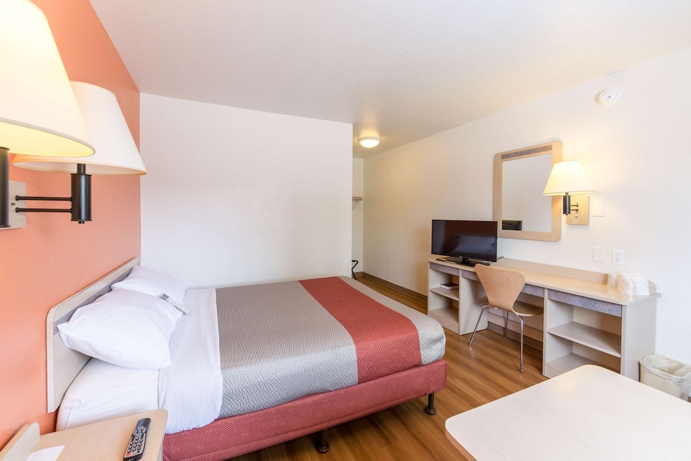 Deluxe Room, 1 Double Bed, Non Smoking photo 3