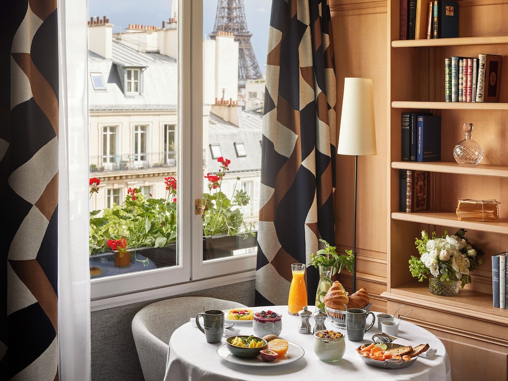 Eiffel Family Suite photo 2