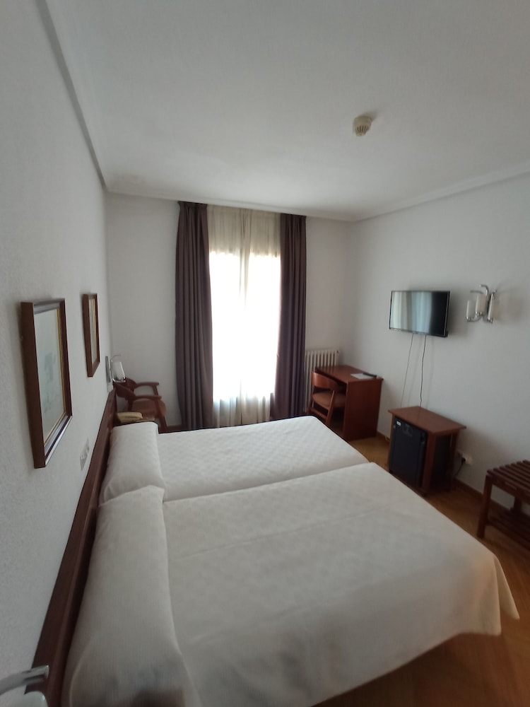 Superior Double Room, 1 Double or 2 Twin Beds photo 3
