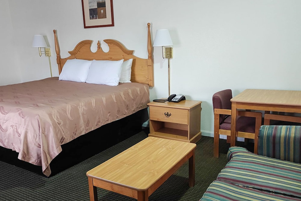 Suite, 1 King Bed, Non Smoking