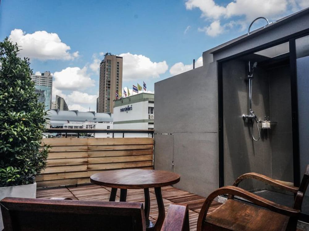 3 Beds Rooftop Room photo 3