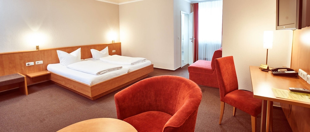 Room, Non Smoking (5 Beds)