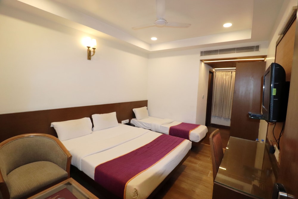 Deluxe Room, 1 Bedroom, City View