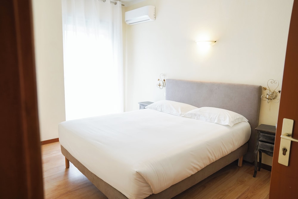 Double Room, Balcony