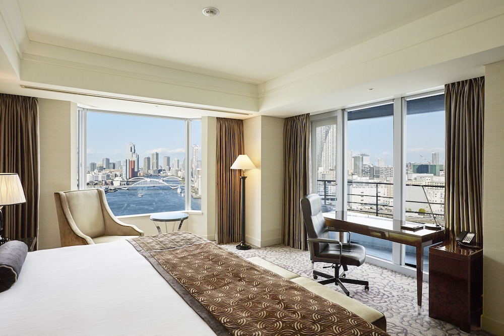 Junior Suite, 1 King Bed, Club Lounge Access, River View photo 3