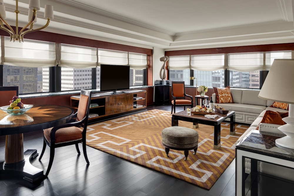 Towers Corner Suite with Pantry