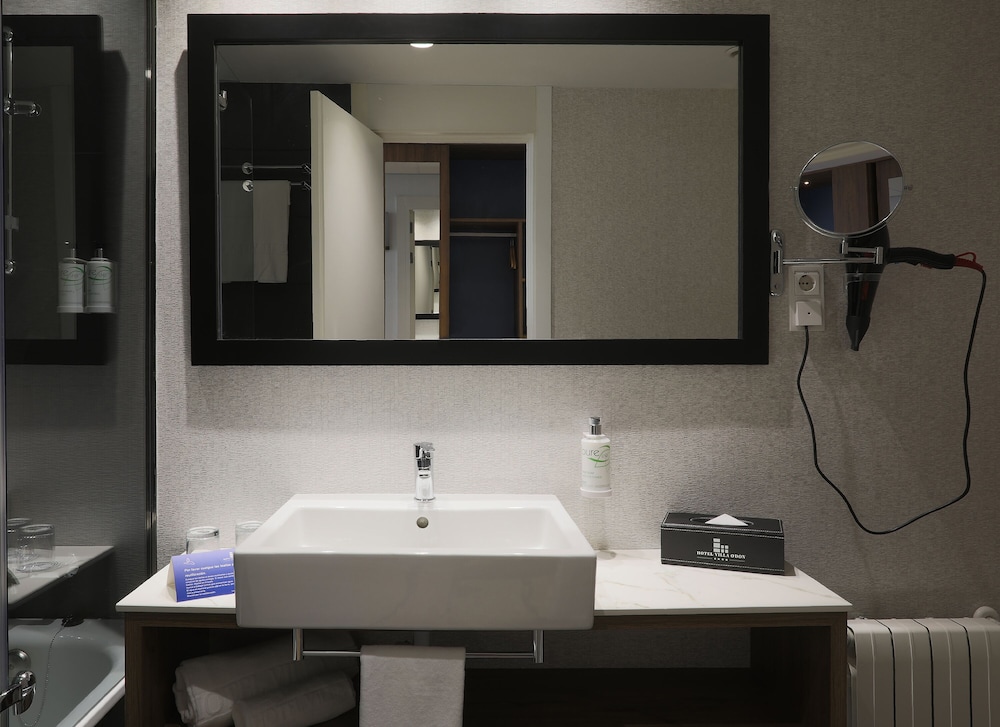 Double Room - Photo 12