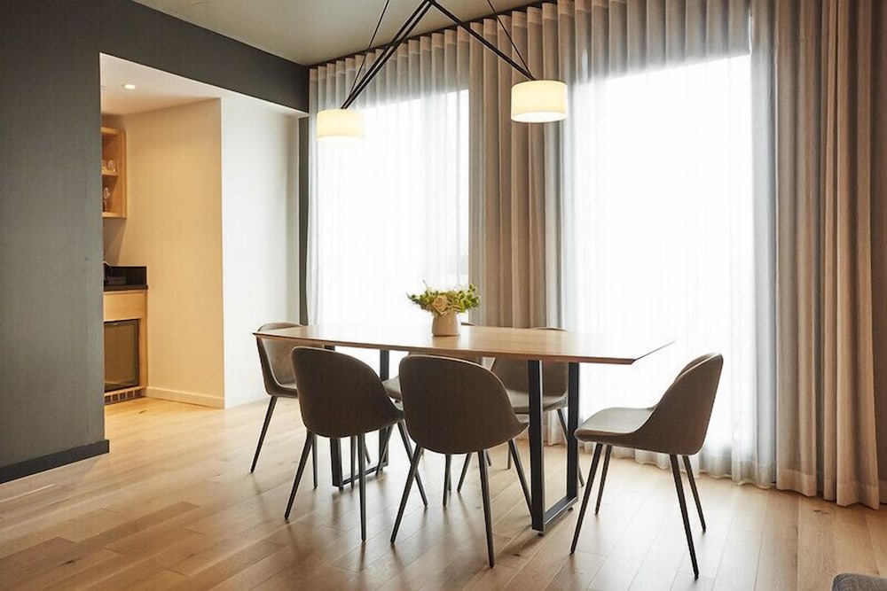 Premier Suite