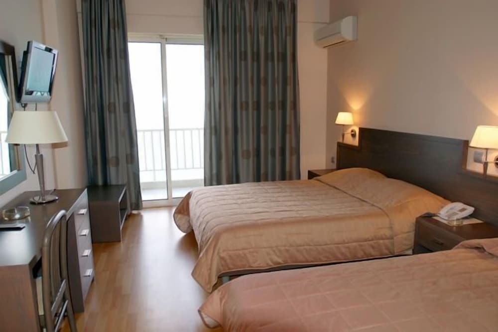 Family Room, 2 Bedrooms, Sea View photo 2
