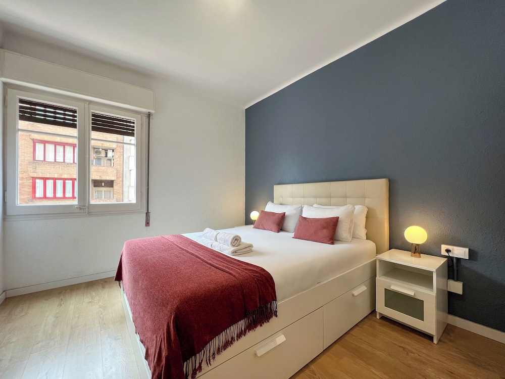 Apartment (4 Bedrooms)