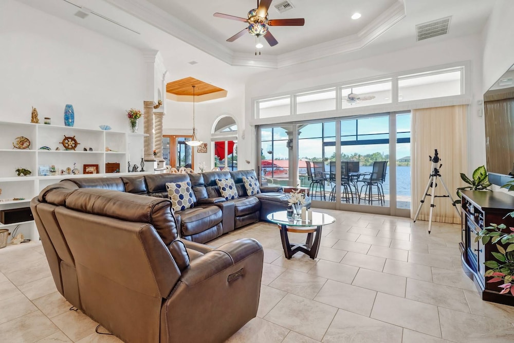 House (4604 Nw 33rd Ter)