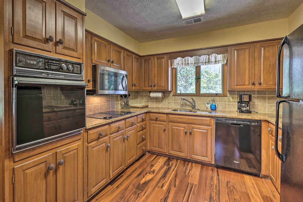 House (4 Bedrooms) photo 2