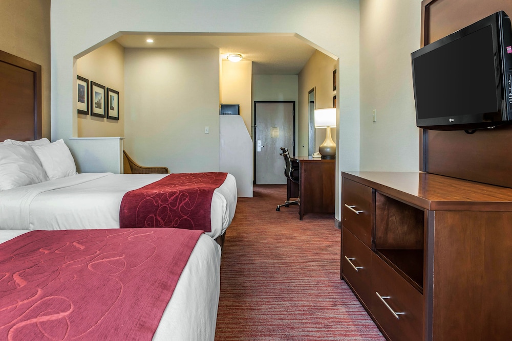 Suite, 2 Queen Beds, Non Smoking - Photo 3