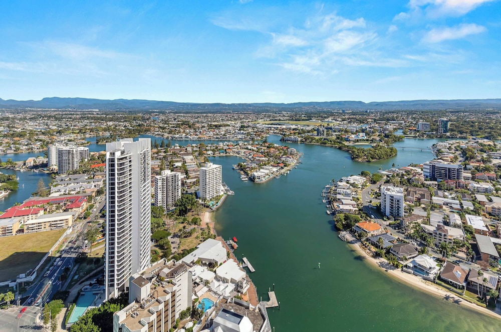 Deluxe Apartment, 2 Bedrooms, Balcony, River View photo 3