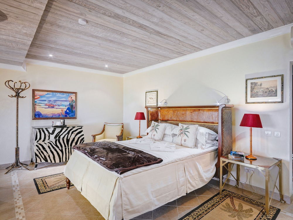 Deluxe Double or Twin Room, 1 King Bed, Beach View, Beachfront photo 3