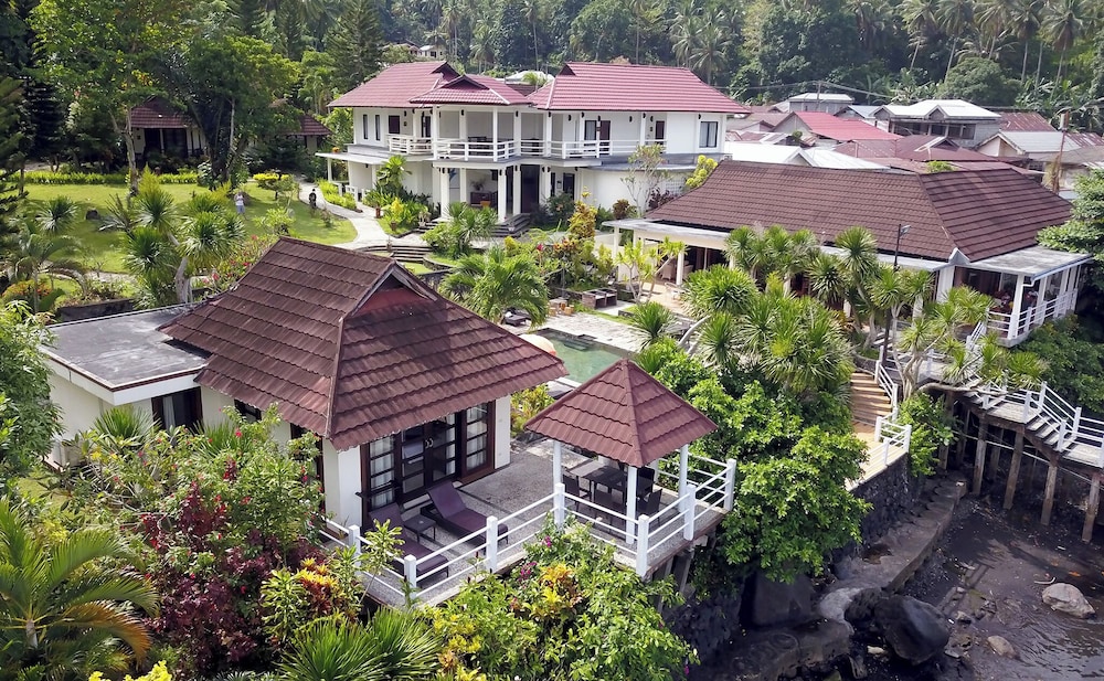 Sea Front Villa Double or Twin photo 3