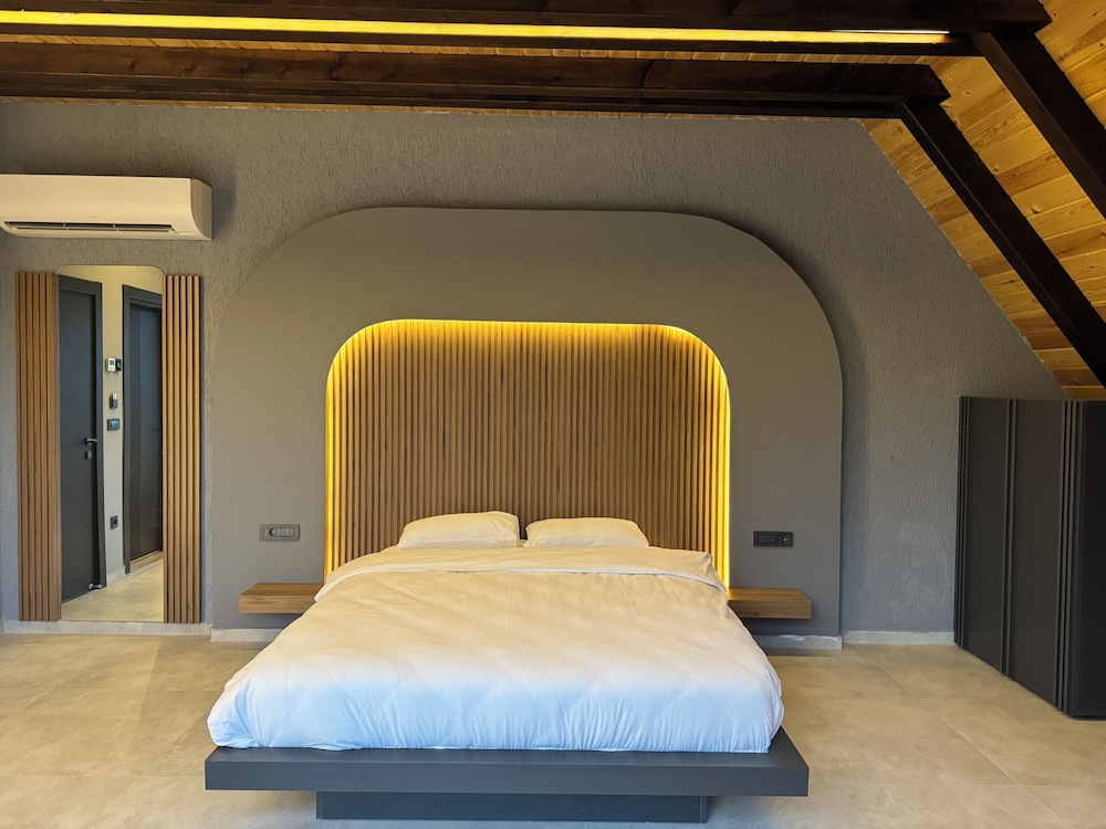 Romantic Triple Room, Balcony, Resort View photo 2