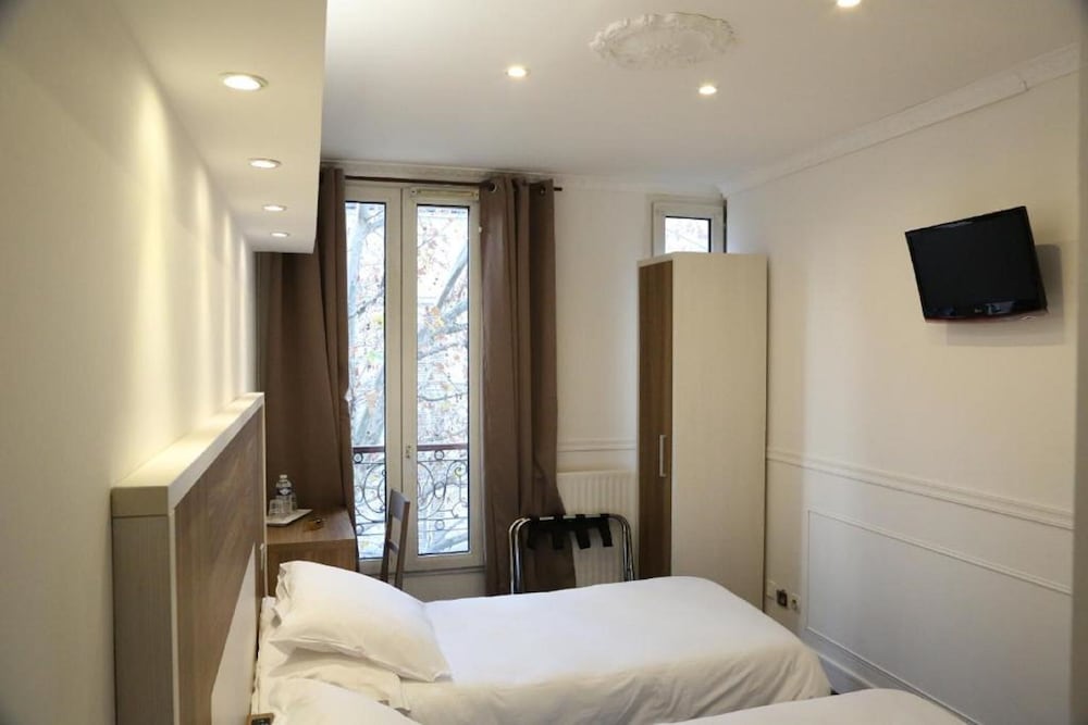 Twin Room courtesy photo 3
