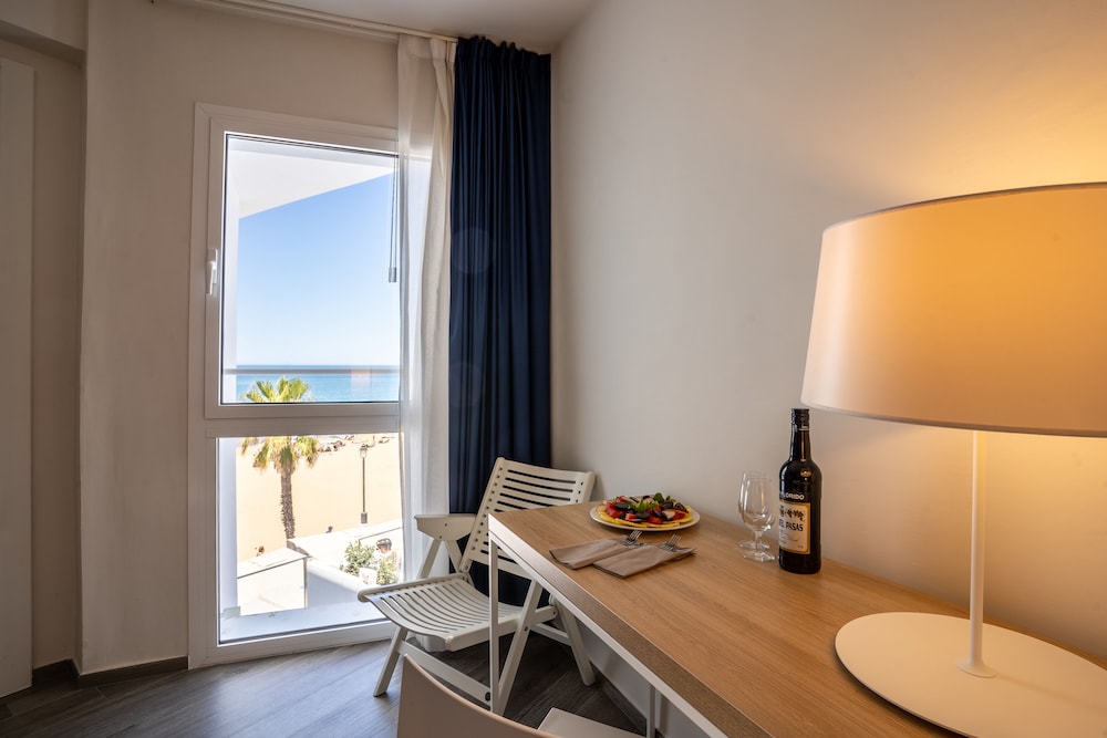 Basic Double Room, Partial Sea View