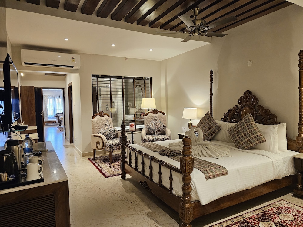Royal Room