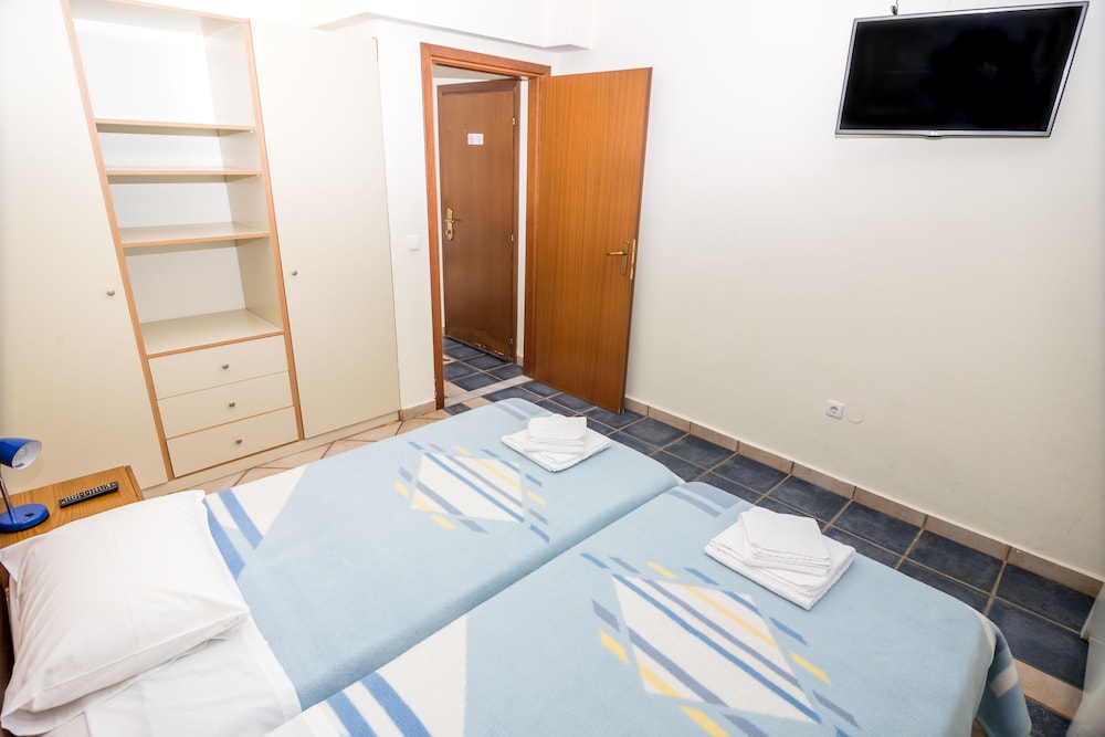 Standard Apartment, 2 Bedrooms, Sea View, Sea Facing photo 3