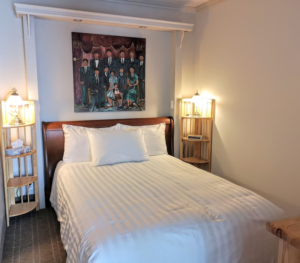 Economy Room, 2 Double Beds photo 3