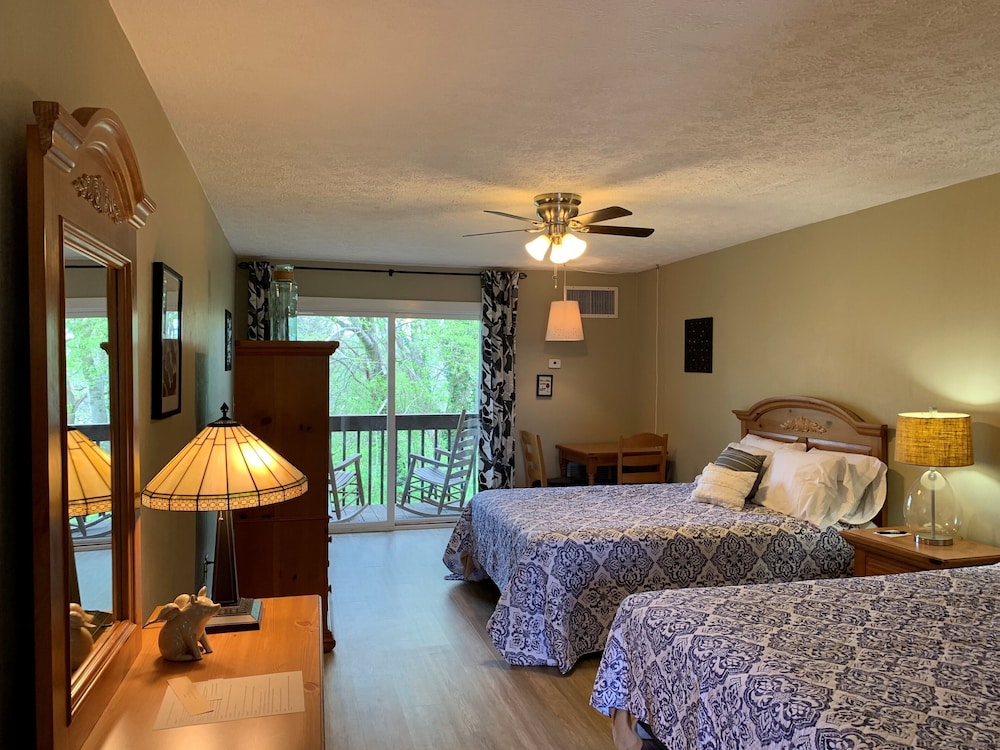 Elite Double Room, 2 Queen Beds, Balcony, Garden View
