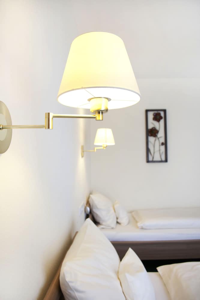 Standard Double Room - Photo 11