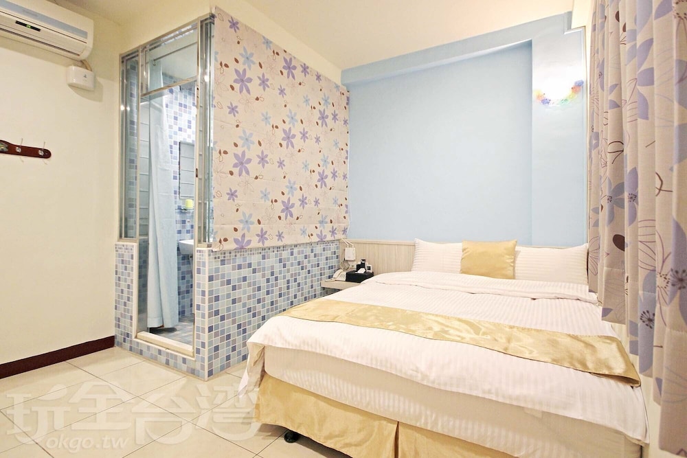 Double Room - Photo 7
